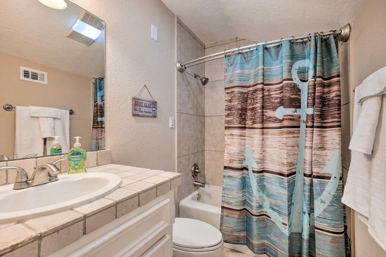 Idyllic Montgomery Condo With Pool And Lake View! Zewnętrze zdjęcie