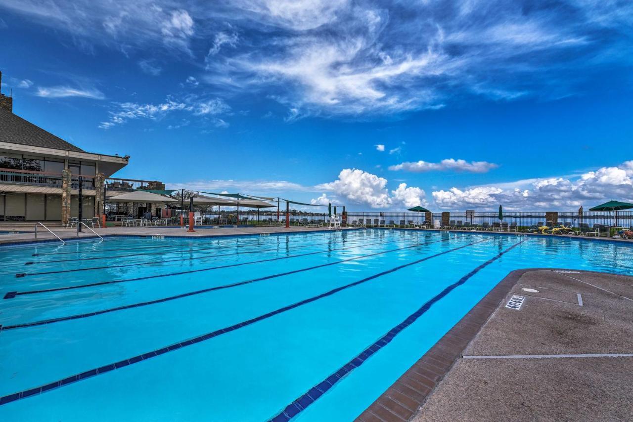 Idyllic Montgomery Condo With Pool And Lake View! Zewnętrze zdjęcie
